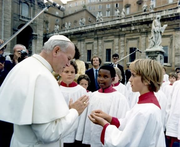 Atlanta Boy choir Meets Pope John Paul II How I Fell In Love With Travel (aka That Time I Sang For Pope John Paul II In The Vatican)